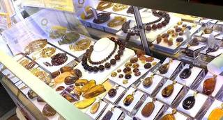Profitable Bangkok-based jewelry store specializing in Burmese amber with customers all over the world.