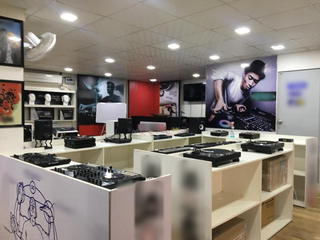 One of the earliest retail startups dedicated to the Indian DJ and music producer community.