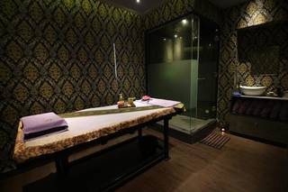 Running spa with 1,000 regular clients and 10 daily appointments in Pune for sale.