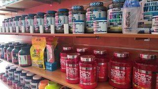 Store and e-shop selling nutrition supplements, sporting shoes and clothes looking for investment.