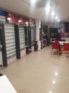 Optical store business seeking funds to open more outlets and start optical lens manufacturing facility.