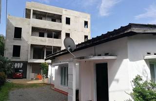 For sale: Non-operational halfway-built hotel with 4 floors located in Sri Lanka.