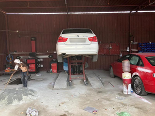 Car repair workshop in a commercial area in Delhi, seeks funding to develop an online service portal.