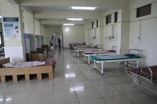 Non-operational multi-specialty hospital project of 100+ beds on Pune Bangalore NH4 Highway for sale.