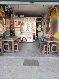 Fast-food business with 10+ pax seating capacity receiving 20-25 daily orders for sale.