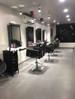 For sale: Unisex salon located in a prime area that has 5,000 active customers.