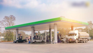 Franchisee fuel station in Bucharest with strong market reputation and diverse revenue streams.