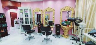 Well-established ladies beauty salon in Abu Dhabi with strong customer base and good expansion scope.