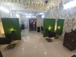Newly opened beauty salon for sale in Lucknow with 50 monthly customers.