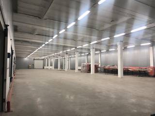 For Sale: 40,000 m2 industrial property of a hydroponics business with 11 greenhouses, warehouses, and offices.