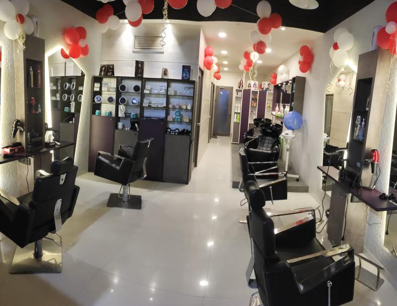 Beauty Salon for Sale in Ahmedabad, India seeking INR 16 lakh