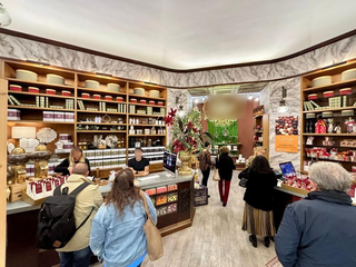 Acquire an established retail chain offering Italian culinary heritage products, with 80% online-revenue and 2-outlets.