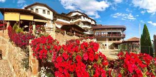 Family-owned traditional mountain hotel with 31 rooms, 2 terraces, and 2 conference rooms for sale.