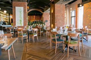 Italian restaurant brand with 3 branches in Johannesburg specializing in signature dishes.