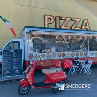 Concept of food carts serving Neapolitan pizza of high quality receiving 50-300 customers daily.