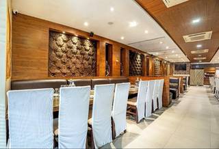 Thriving vegetarian restaurant for sale, featuring 9 years of established success in Chennai.